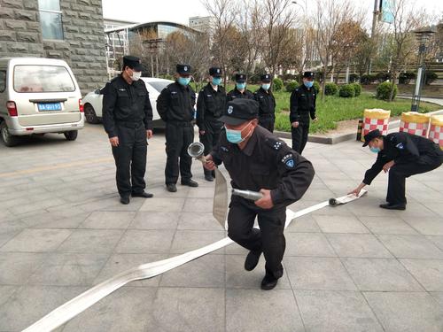 平阴振邦二中队驻供电公司保安队员进行春季消防知识培训及实战演练